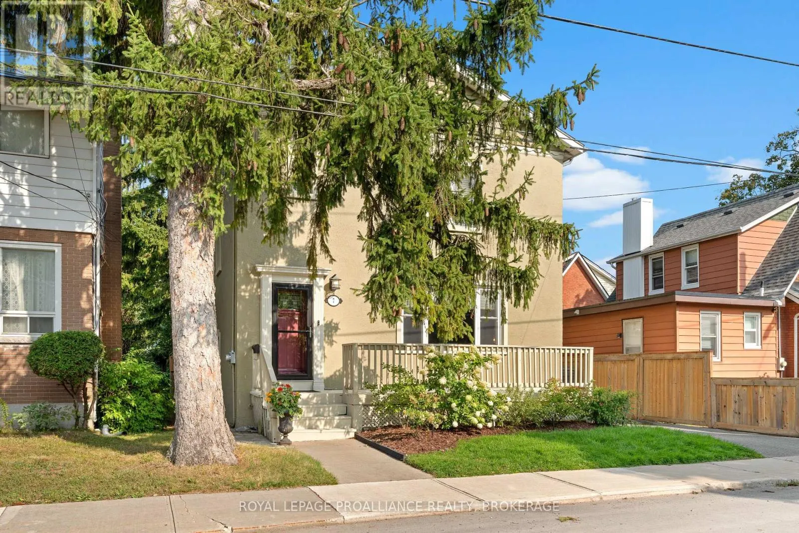 7 TORONTO STREET