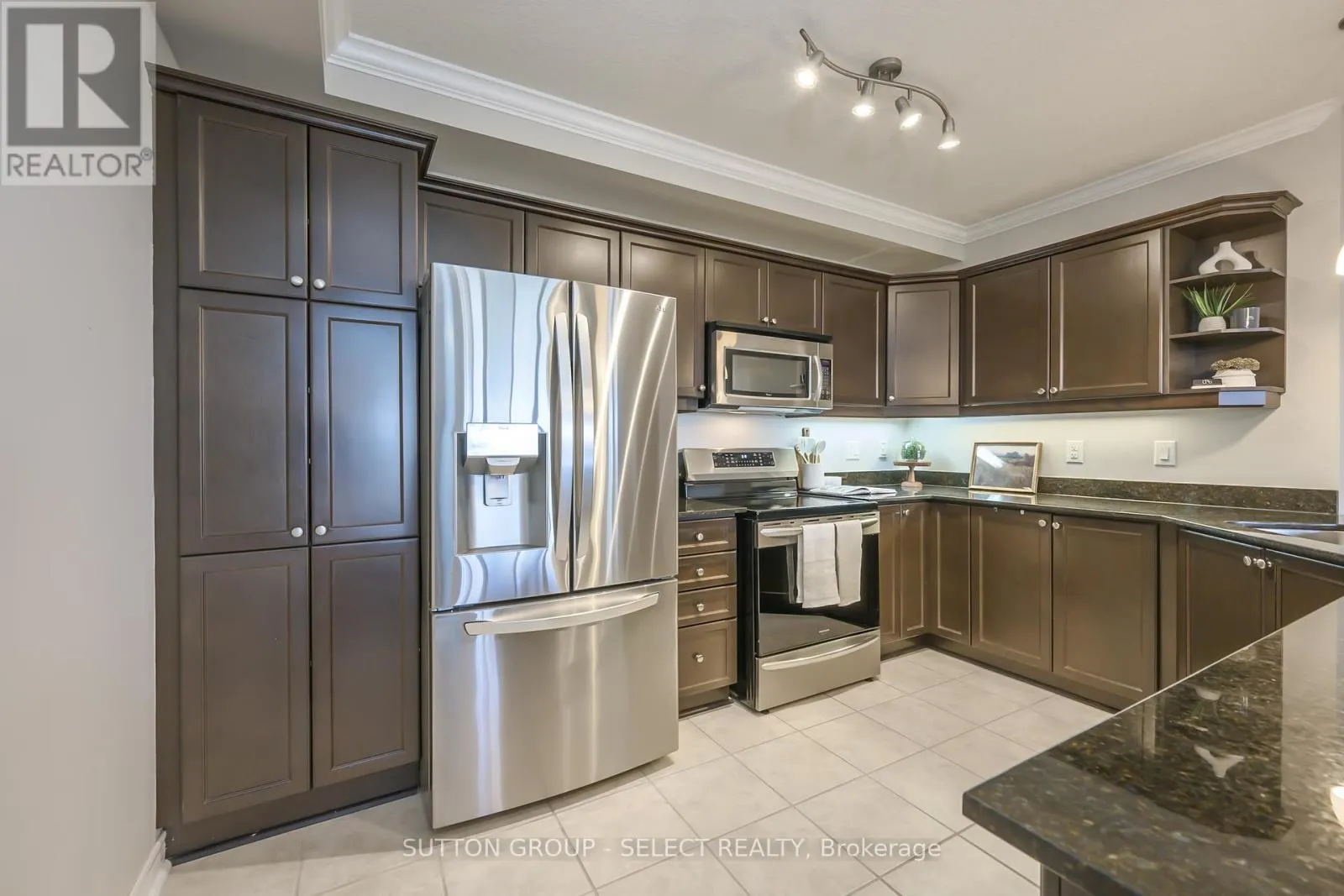 908 - 1030 CORONATION DRIVE, #908