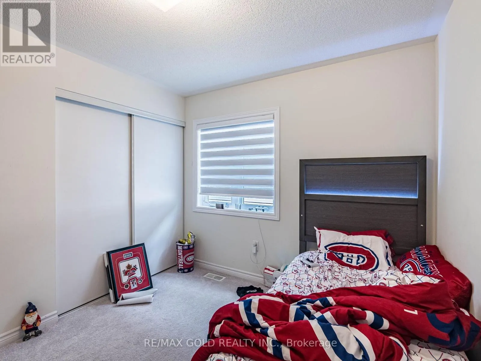 17 COTTONWOOD CRESCENT