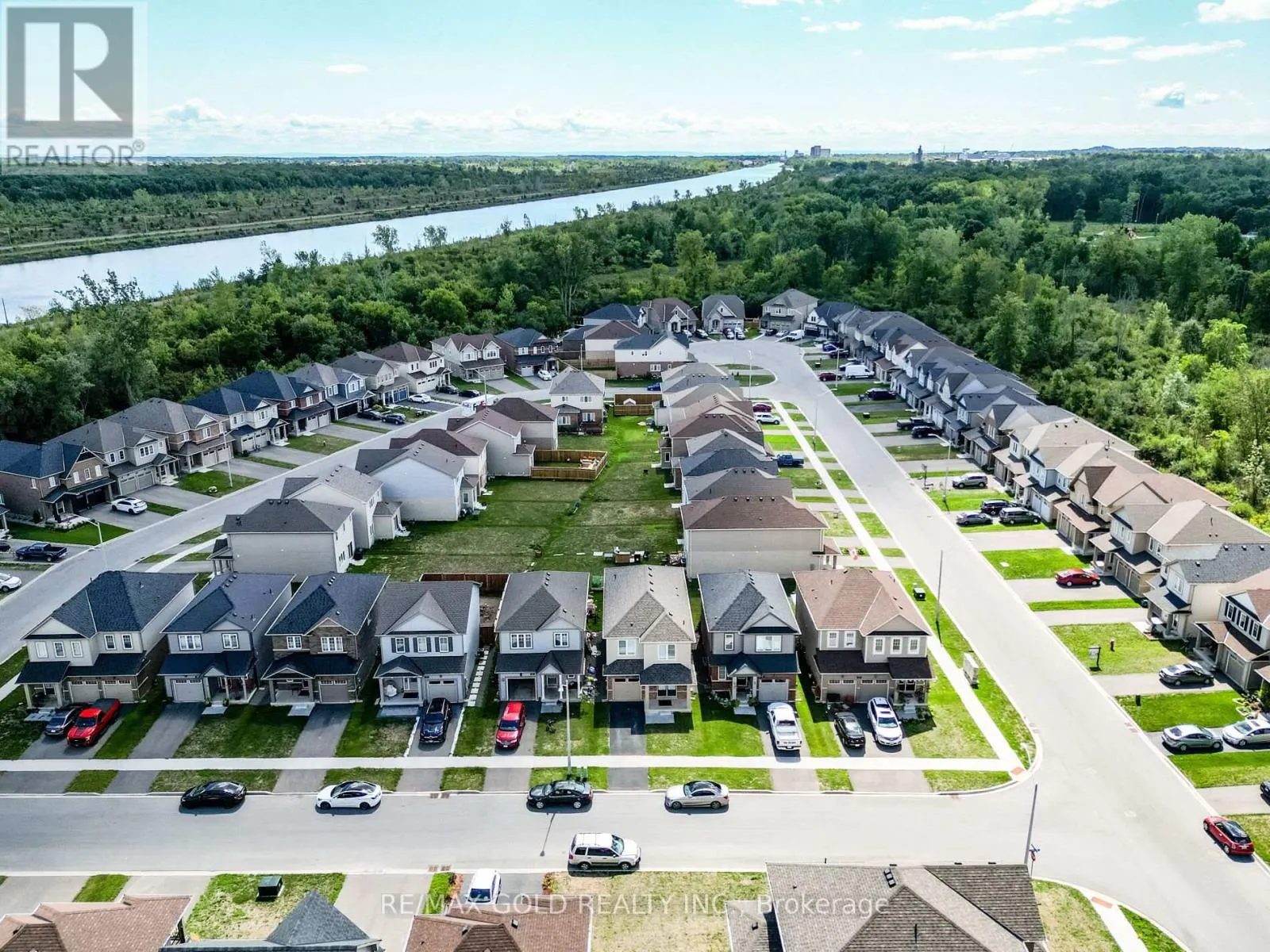 17 COTTONWOOD CRESCENT