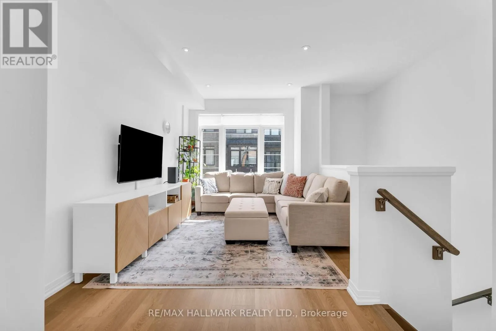83 - 461 BLACKBURN DRIVE