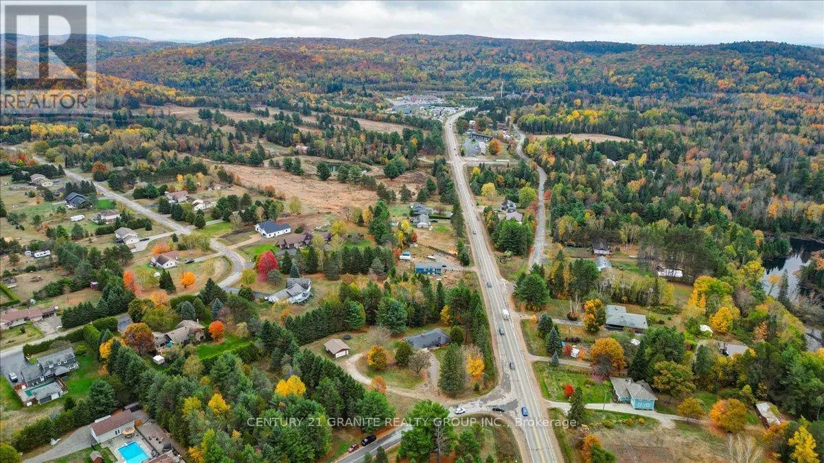 4 MAXWELL SETTLEMENT ROAD