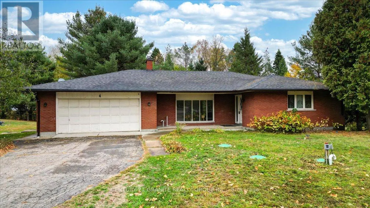 4 MAXWELL SETTLEMENT ROAD