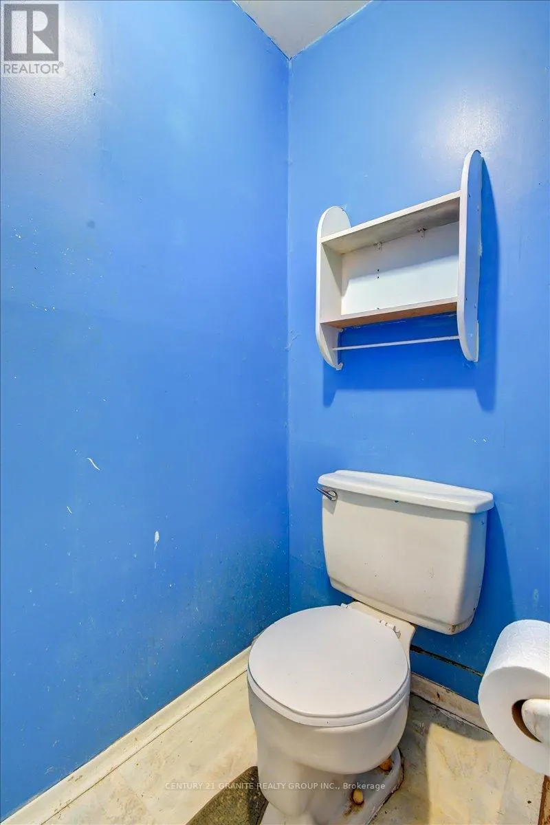 4 MAXWELL SETTLEMENT ROAD