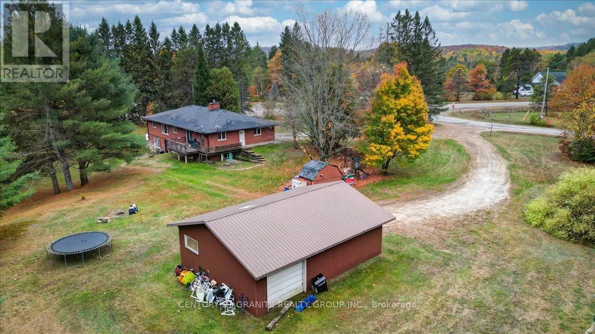 4 MAXWELL SETTLEMENT ROAD