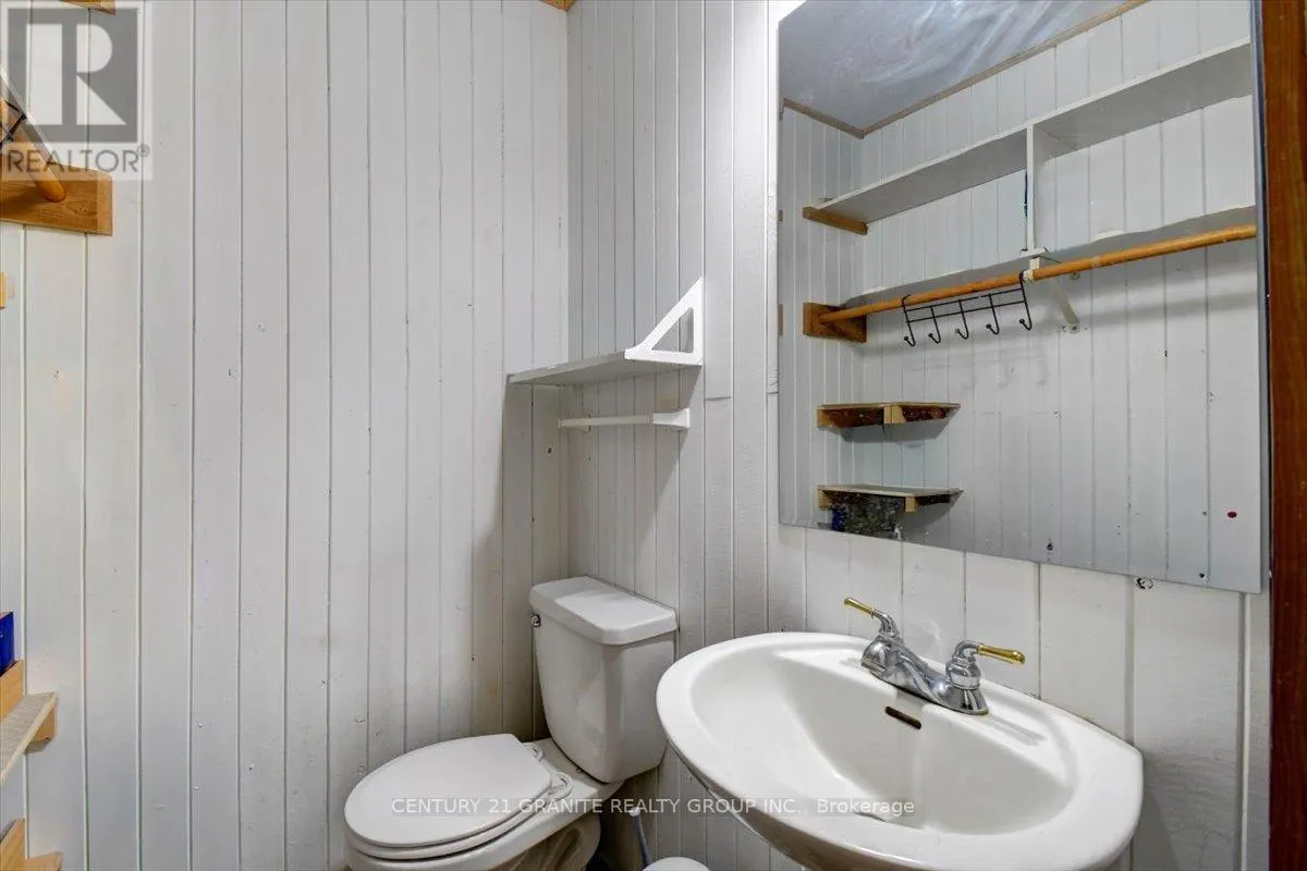 4 MAXWELL SETTLEMENT ROAD