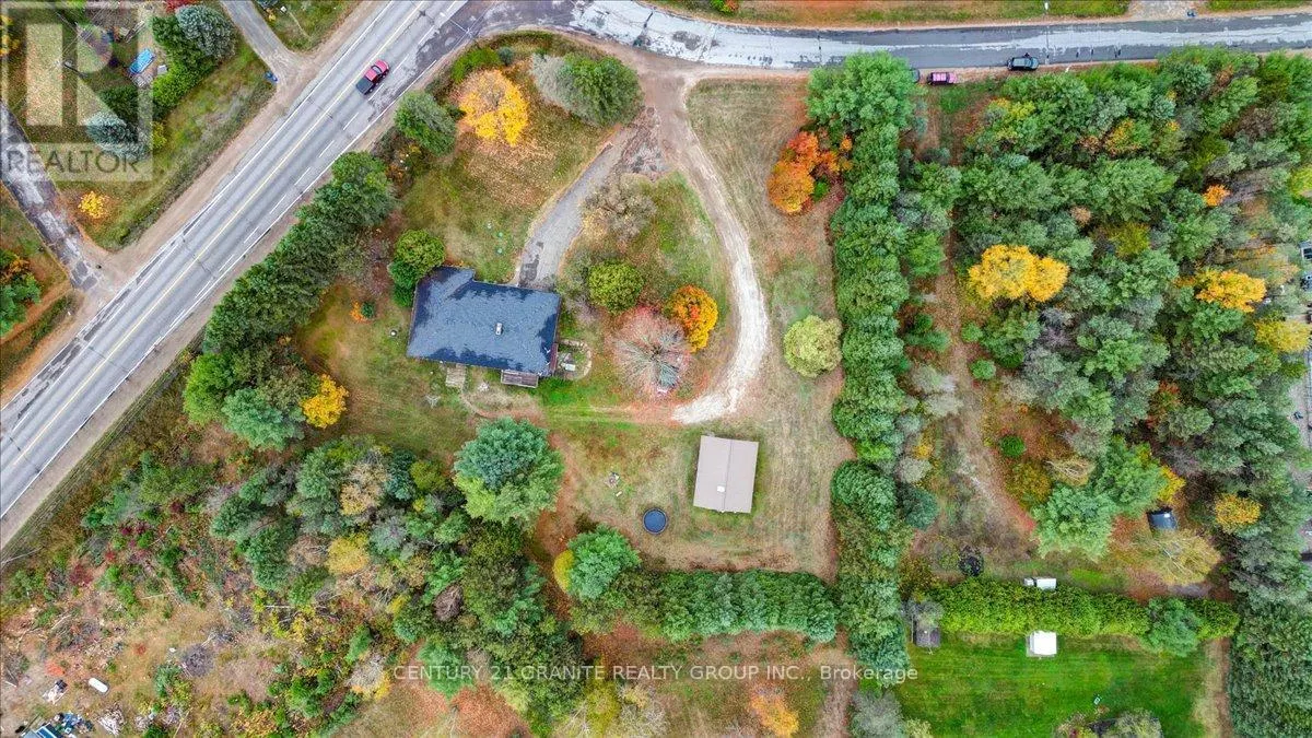 4 MAXWELL SETTLEMENT ROAD