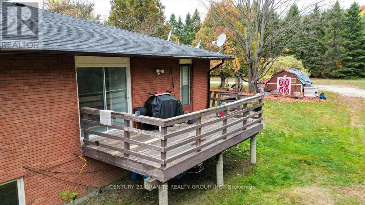 4 MAXWELL SETTLEMENT ROAD