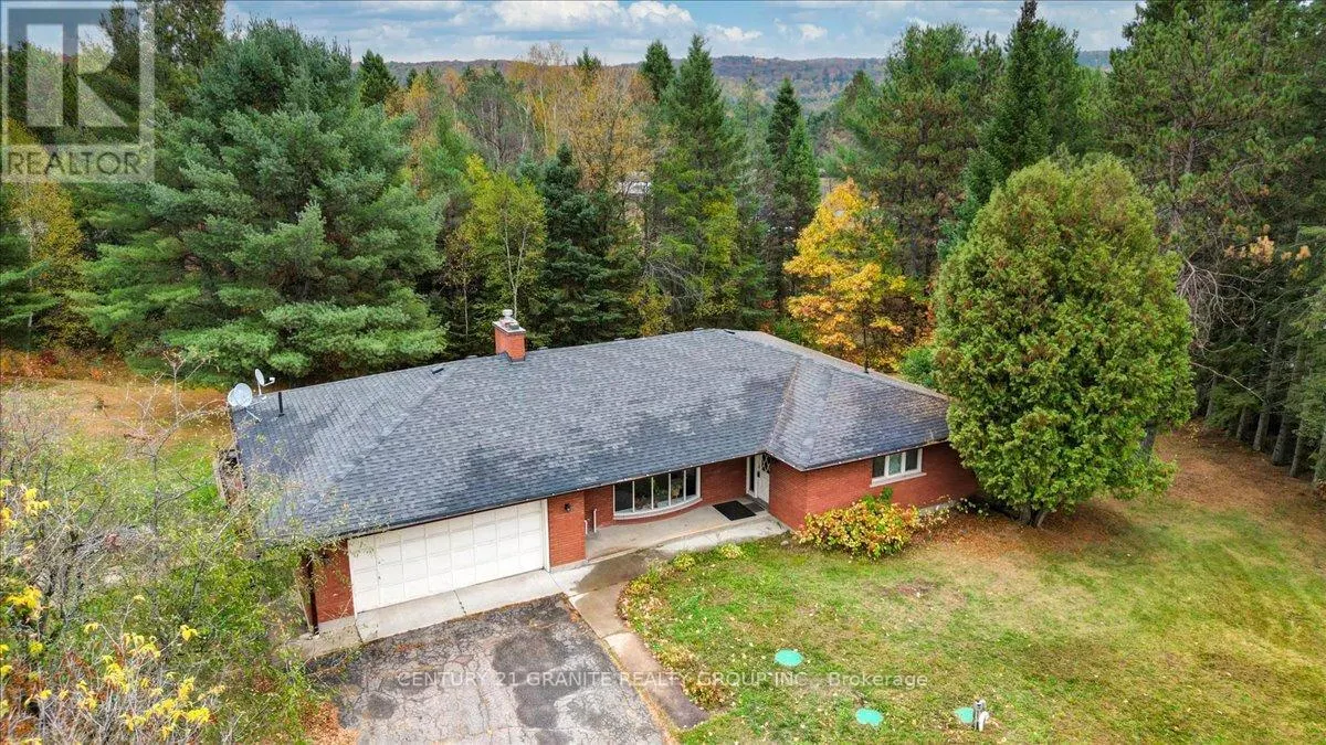 4 MAXWELL SETTLEMENT ROAD