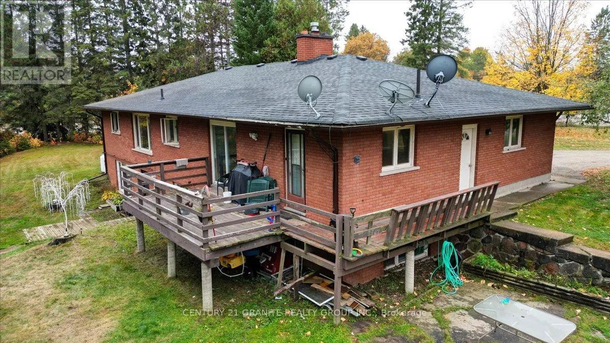 4 MAXWELL SETTLEMENT ROAD