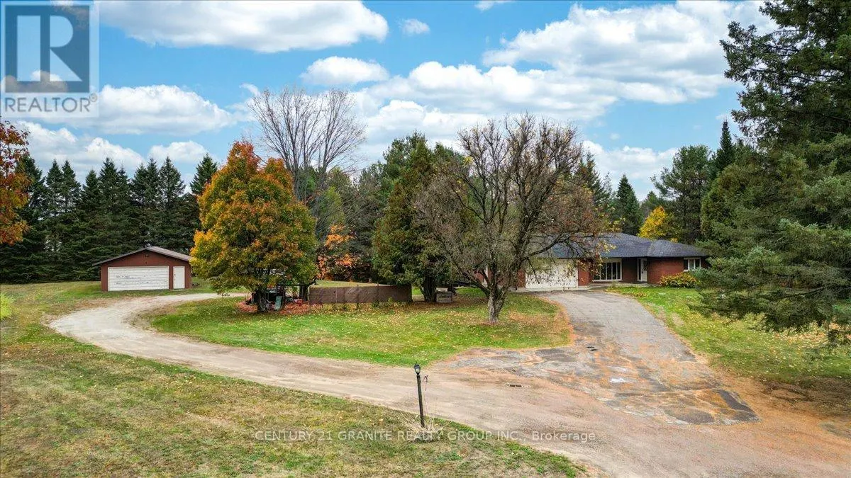 4 MAXWELL SETTLEMENT ROAD