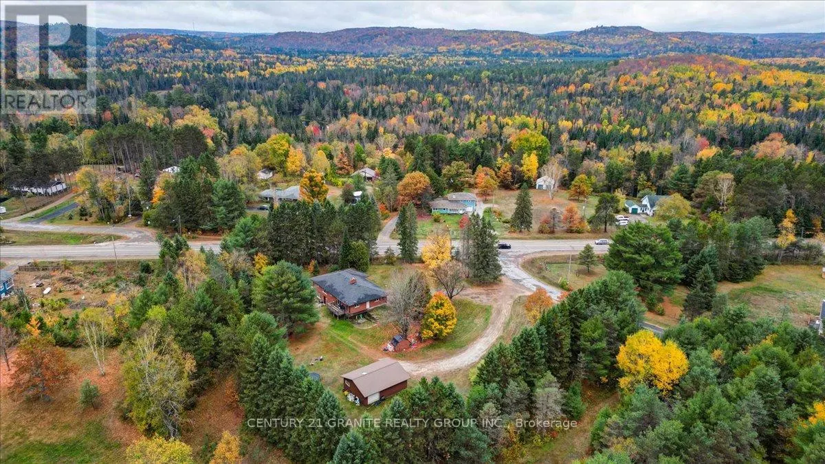 4 MAXWELL SETTLEMENT ROAD