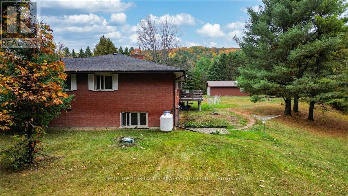 4 MAXWELL SETTLEMENT ROAD