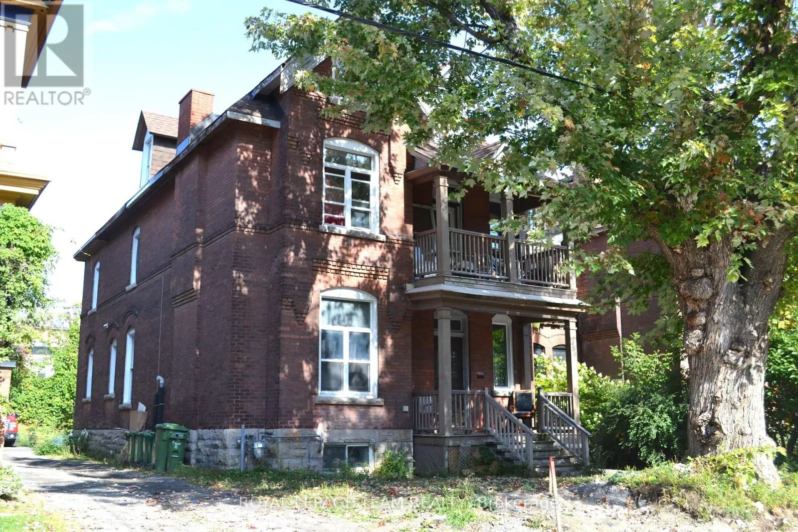 489 MACLAREN STREET