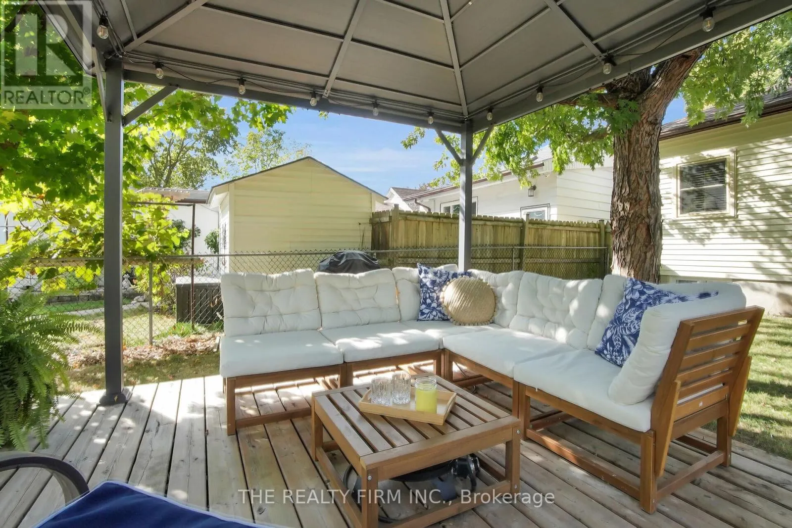 317 SIMCOE STREET