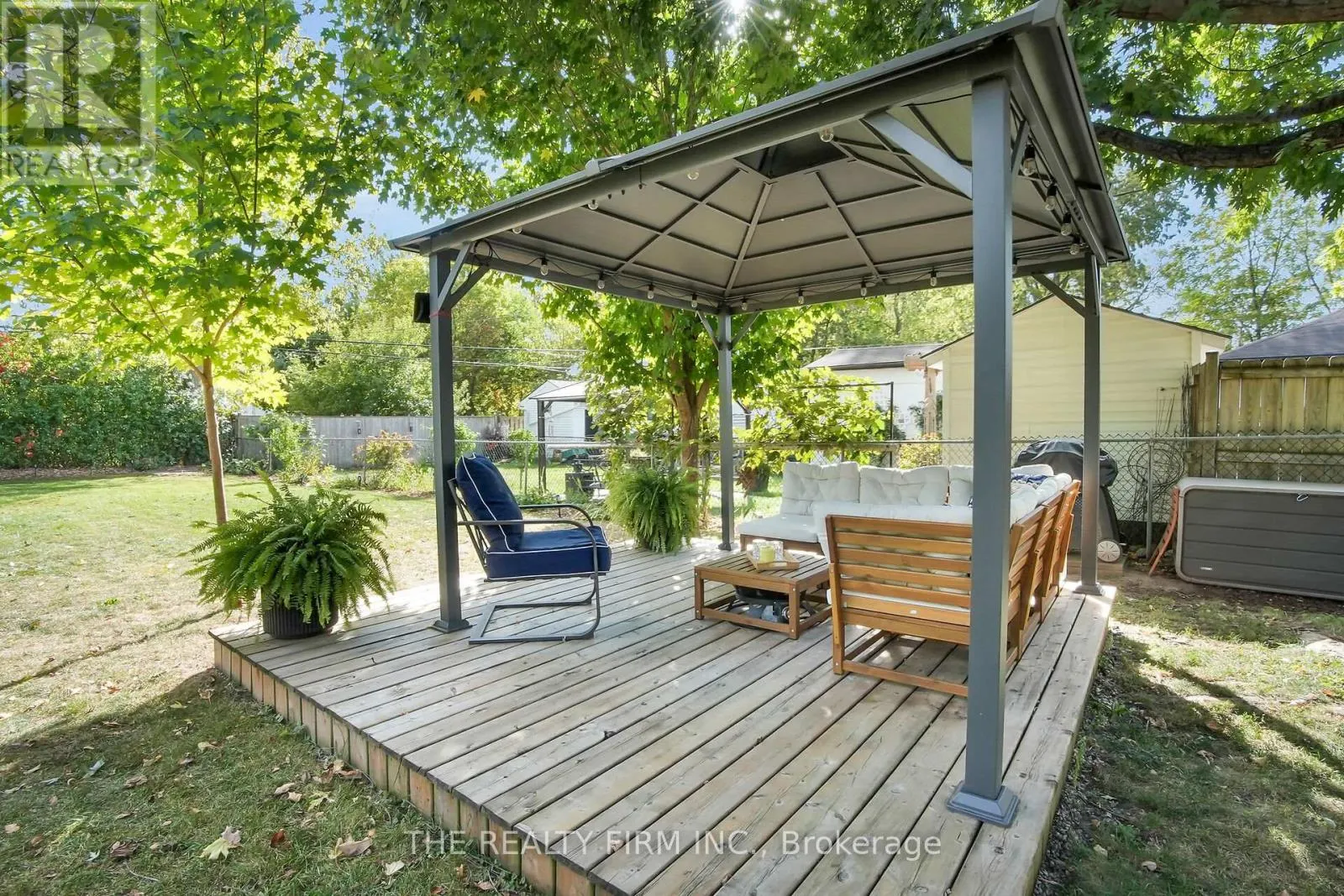 317 SIMCOE STREET