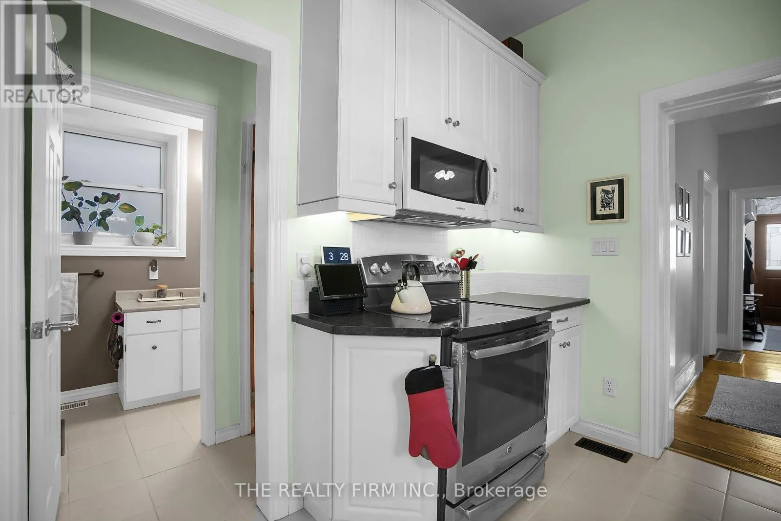 317 SIMCOE STREET