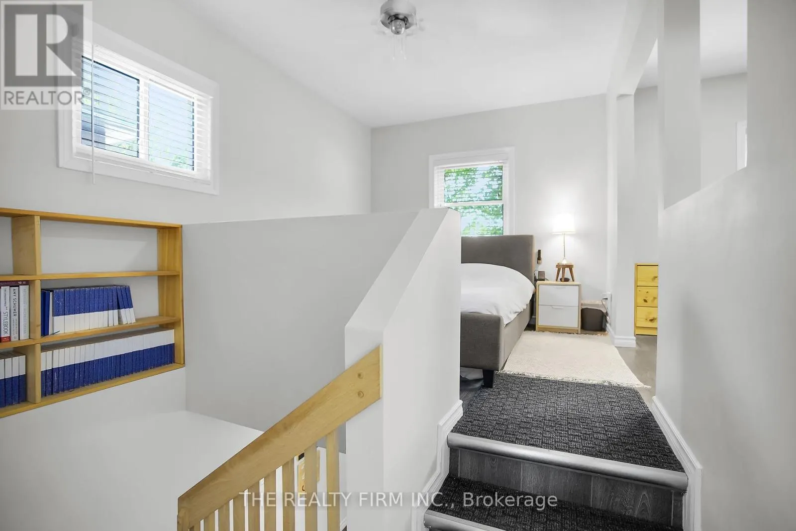 317 SIMCOE STREET