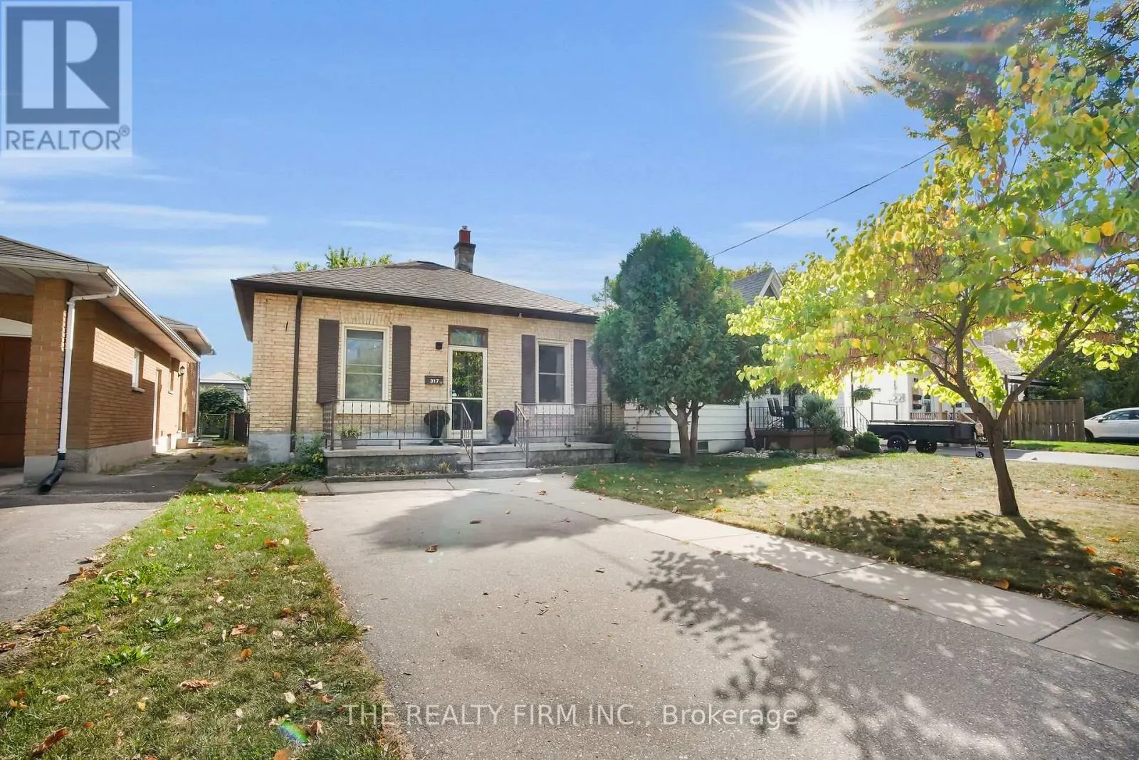 317 SIMCOE STREET