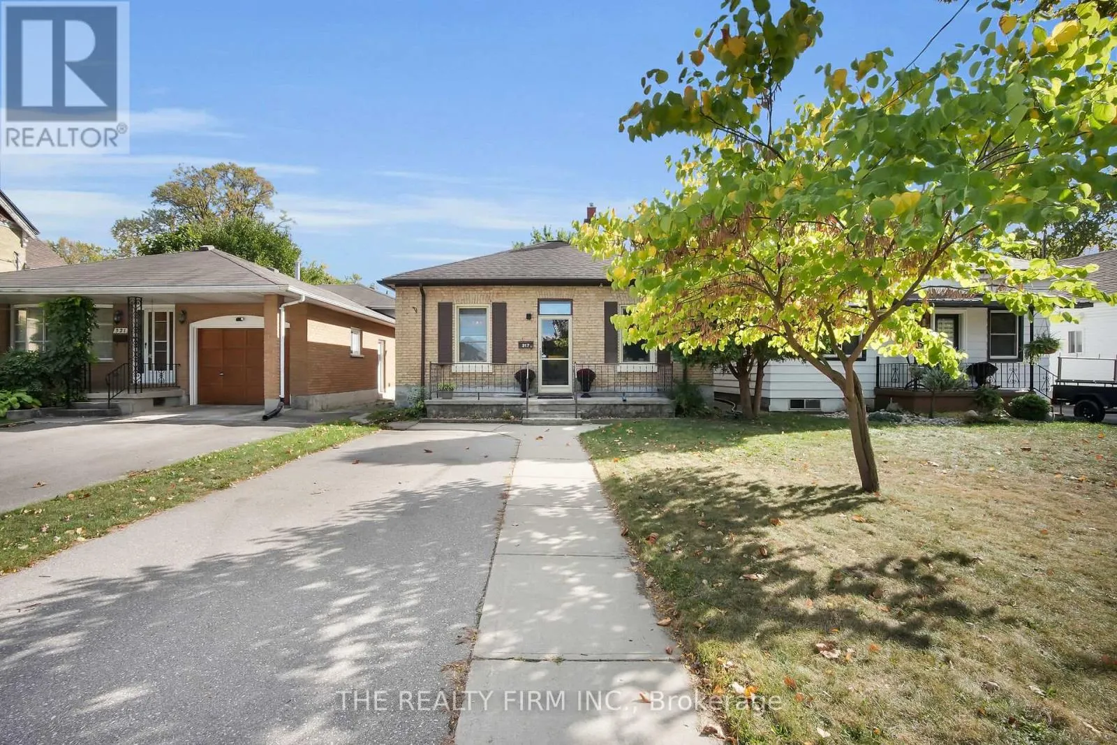 317 SIMCOE STREET