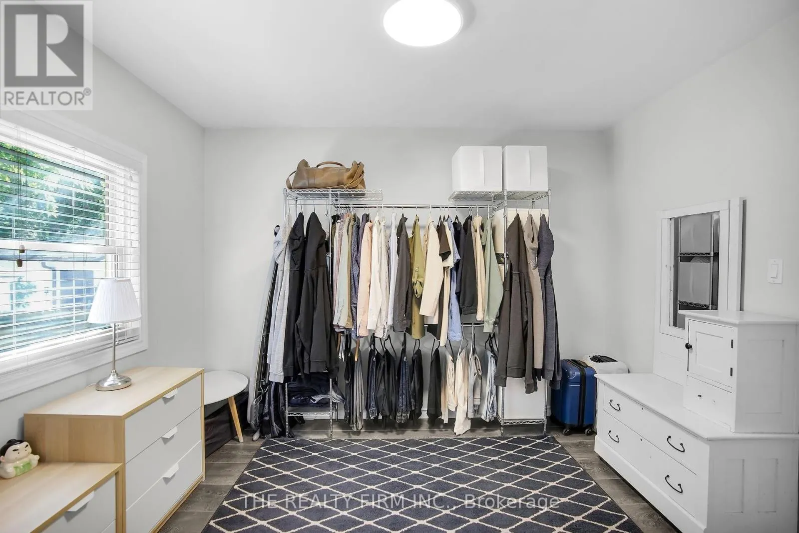 317 SIMCOE STREET