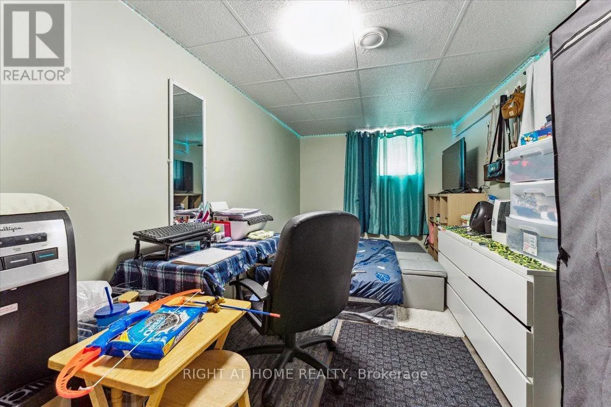 5863 CHURCH'S LANE
