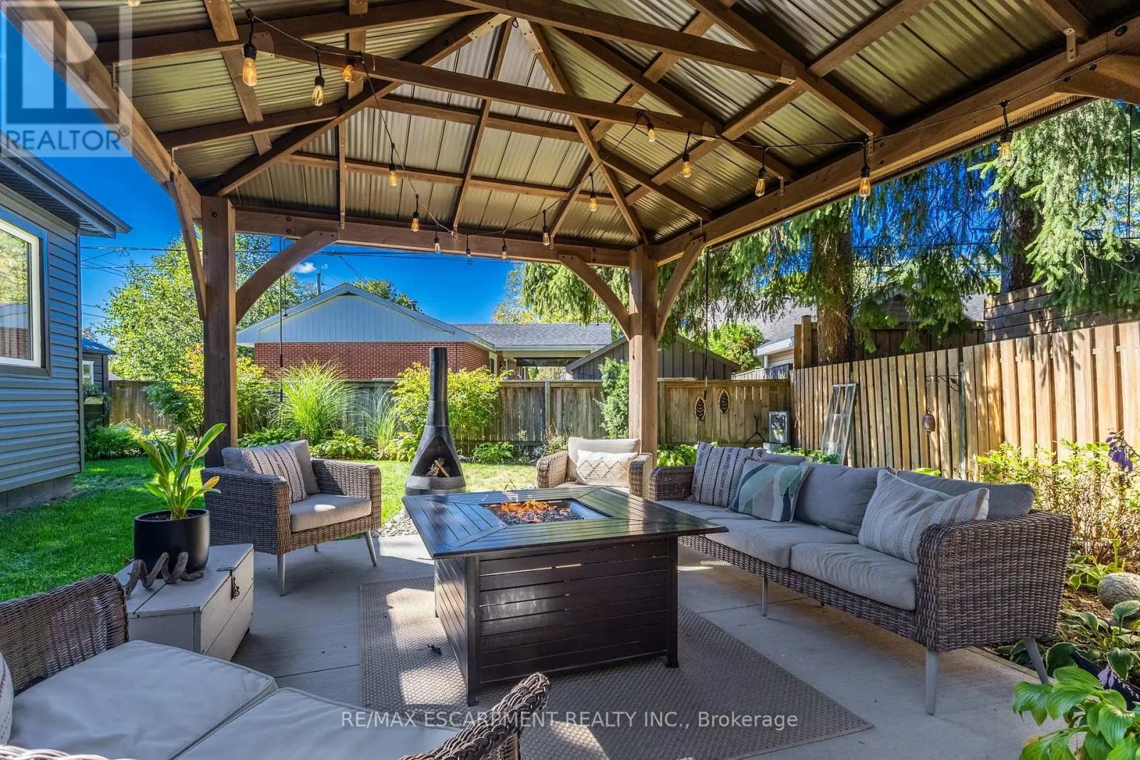 105 CARRINGTON COURT