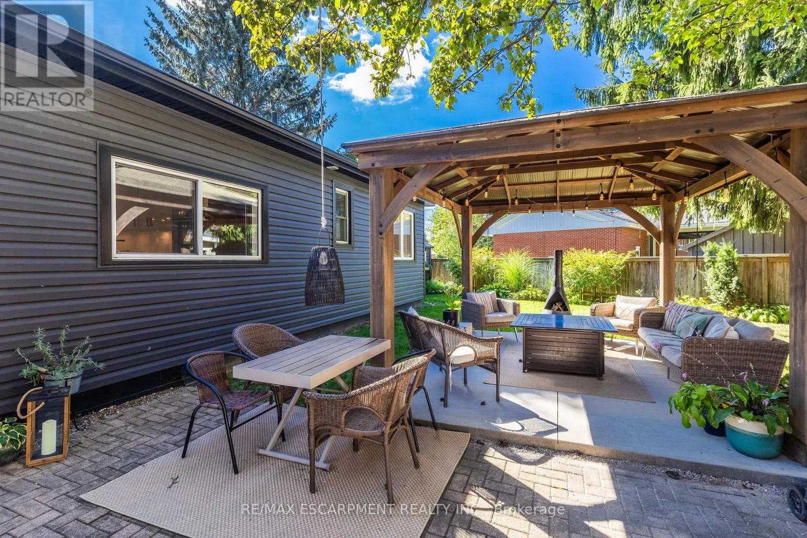 105 CARRINGTON COURT