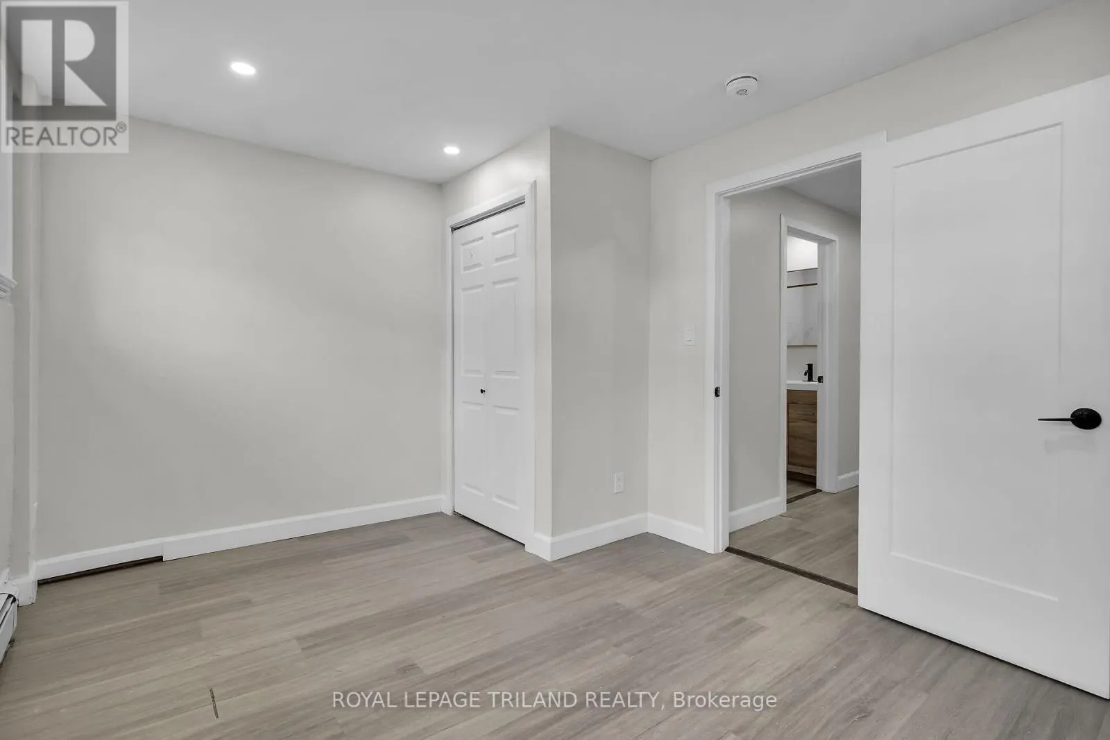 2 - 425 MCKENZIE AVENUE, #2