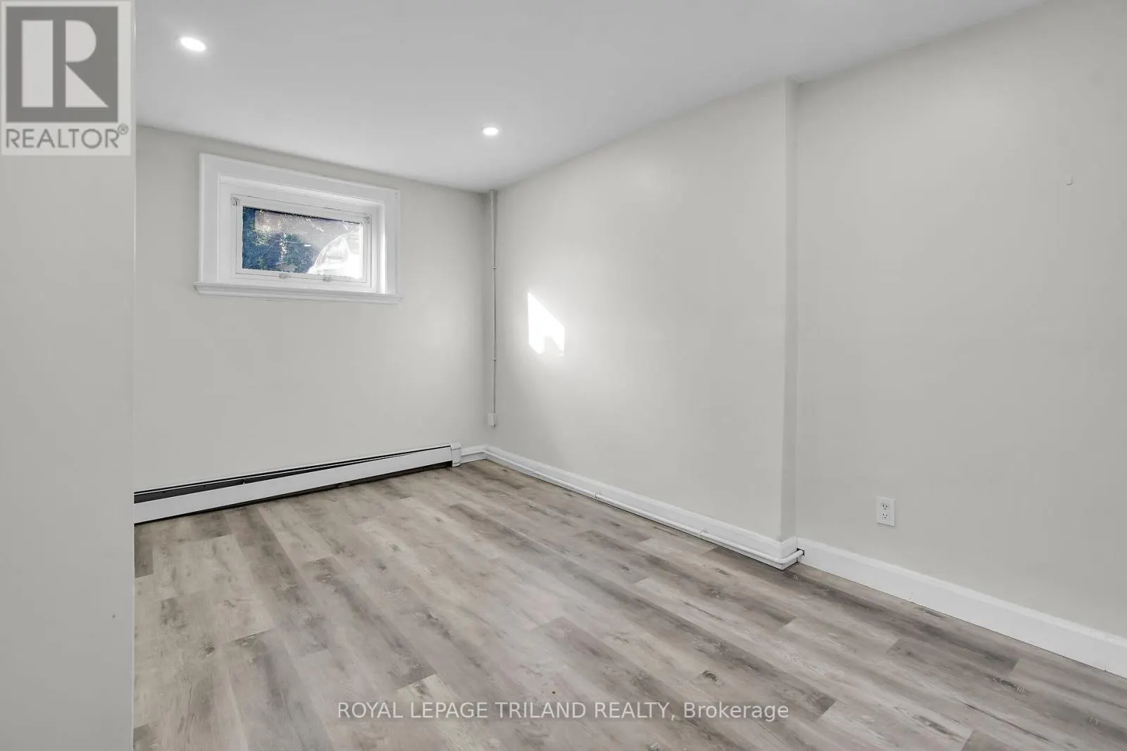 2 - 425 MCKENZIE AVENUE, #2