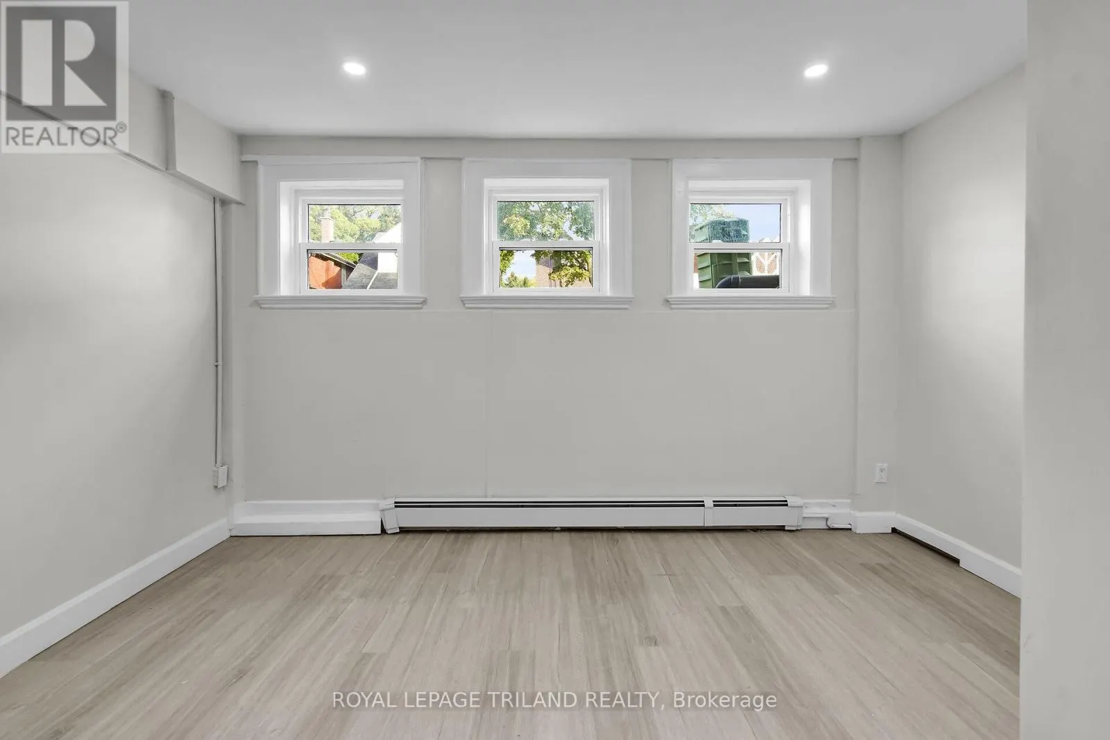 2 - 425 MCKENZIE AVENUE, #2