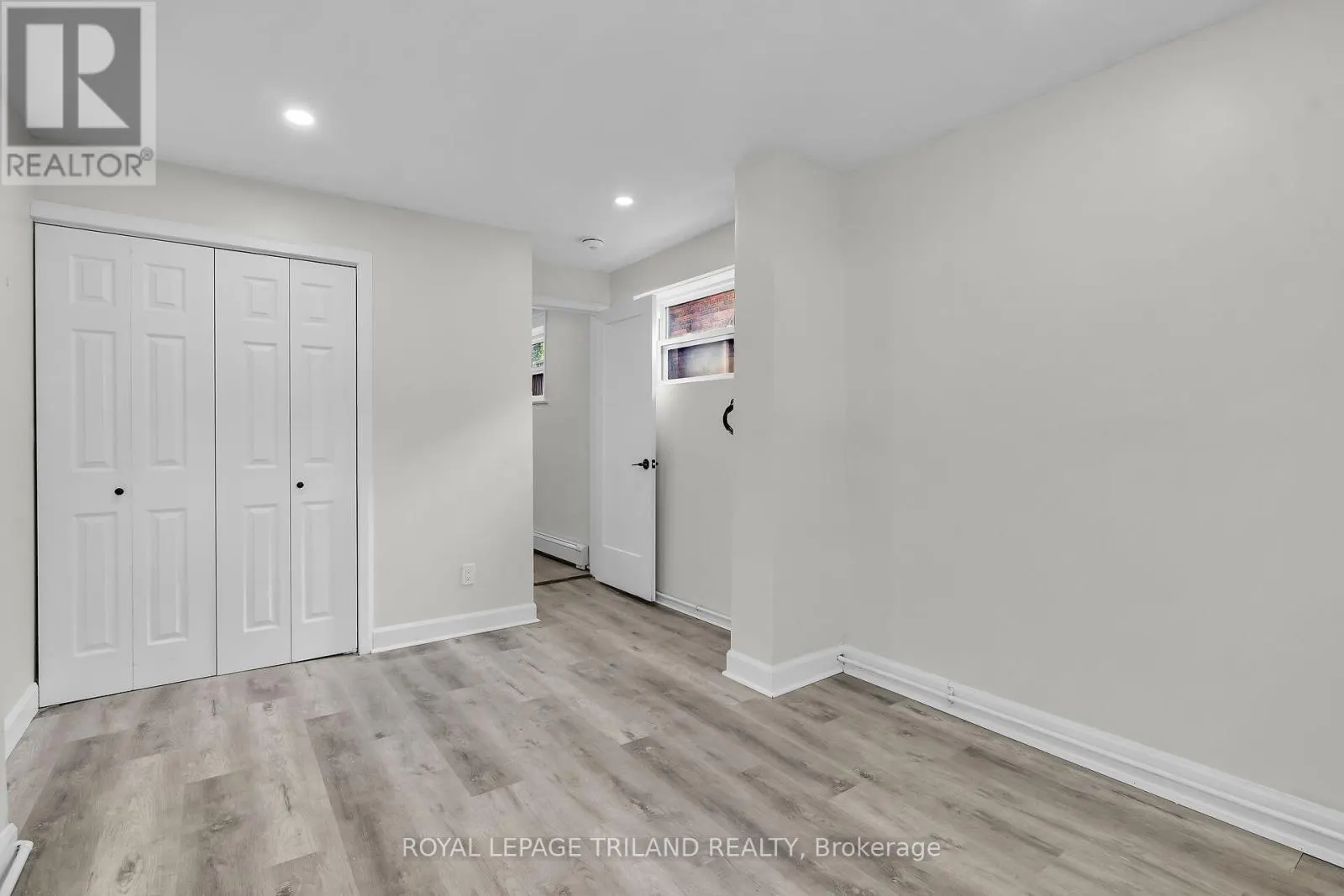 2 - 425 MCKENZIE AVENUE, #2