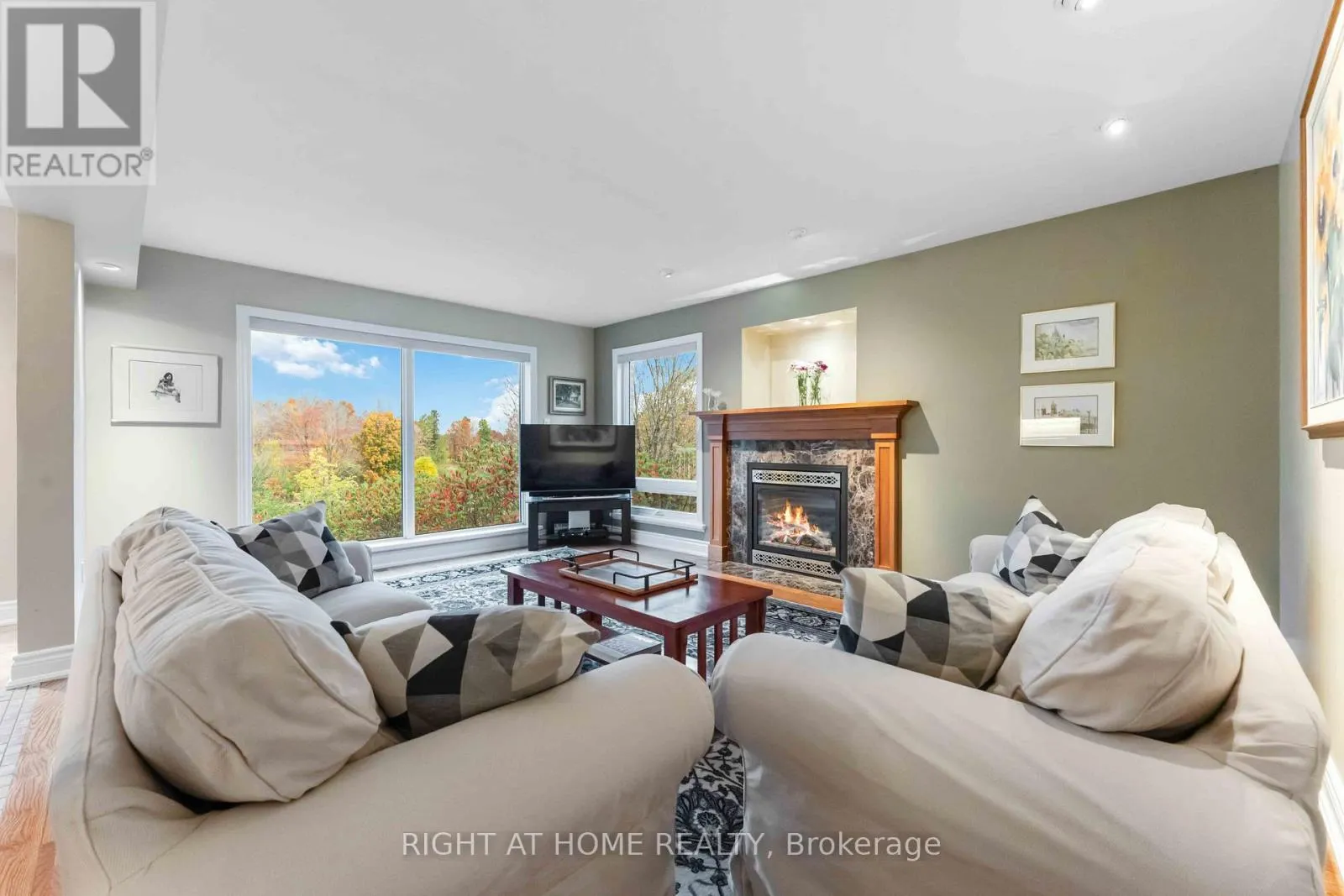 50 ROSENFELD CRESCENT
