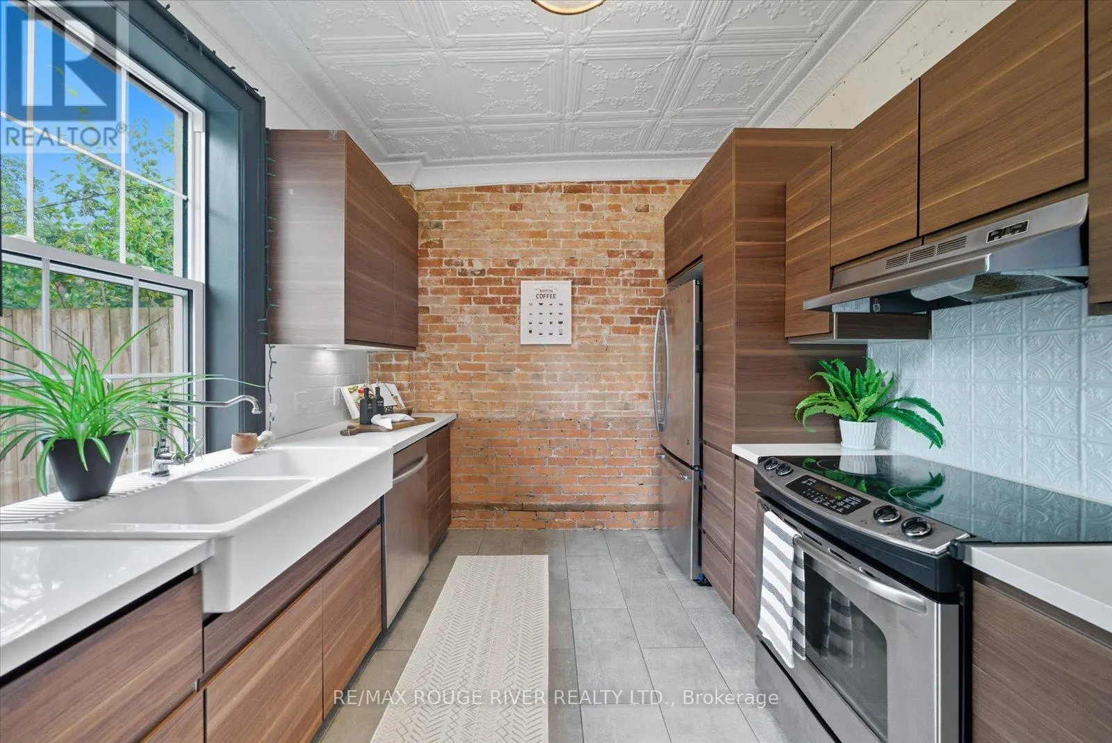11 BRAMLEY STREET N