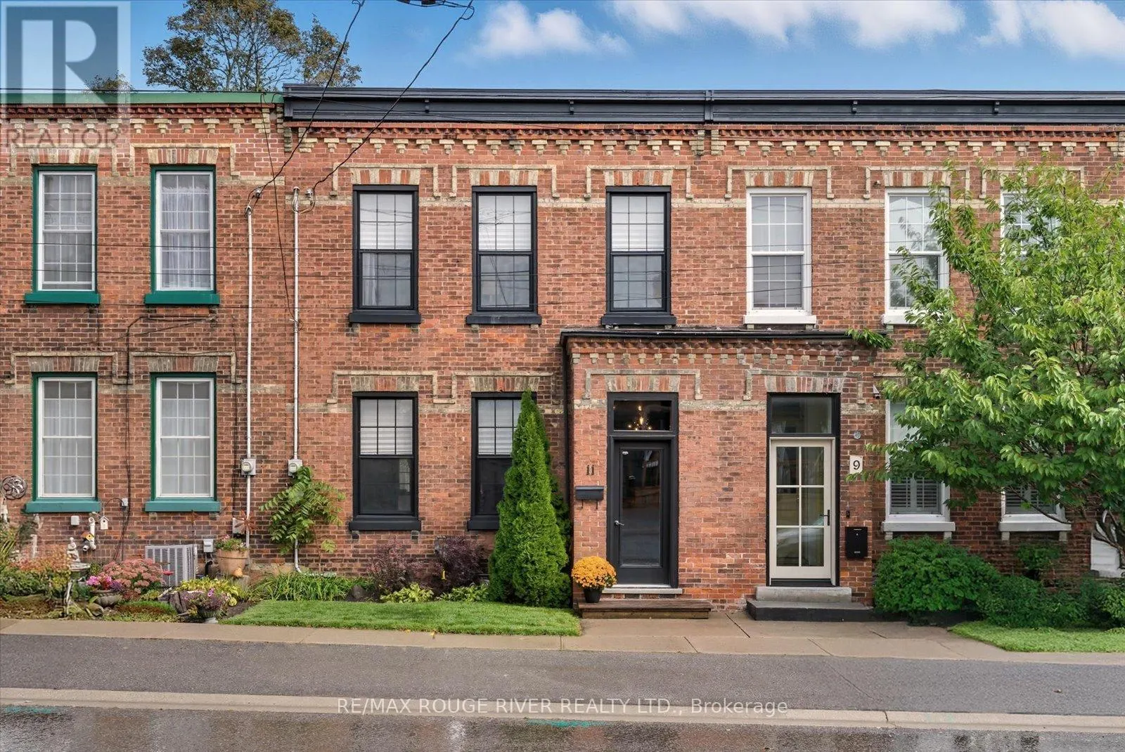 11 BRAMLEY STREET N