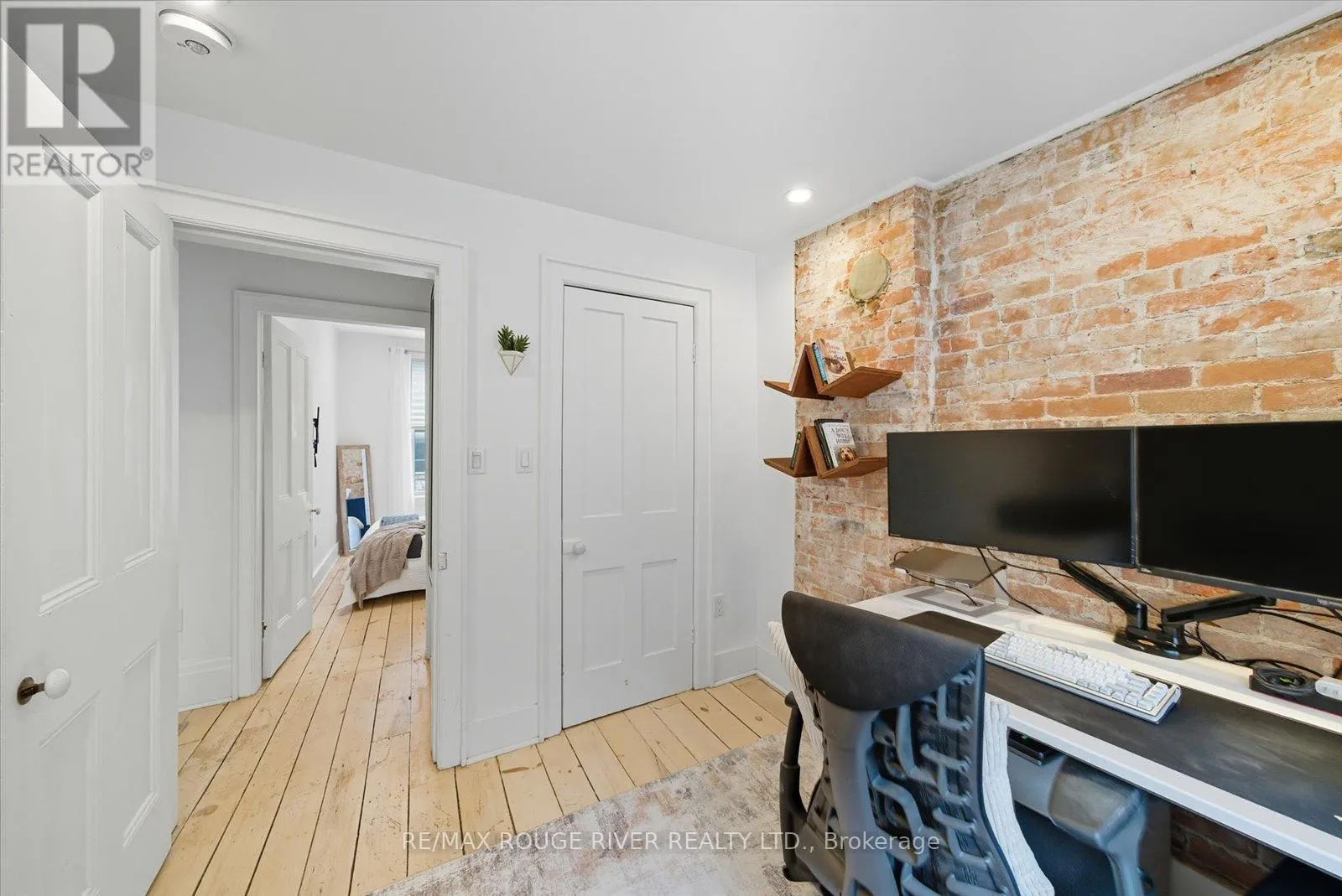11 BRAMLEY STREET N