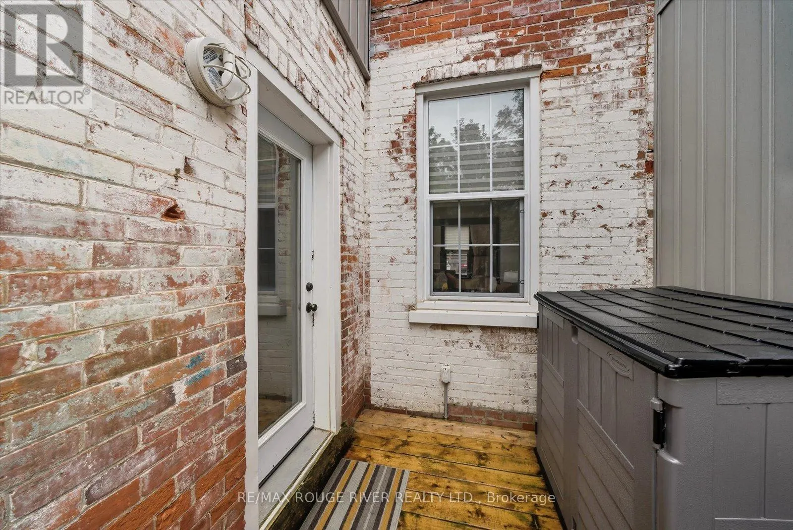 11 BRAMLEY STREET N