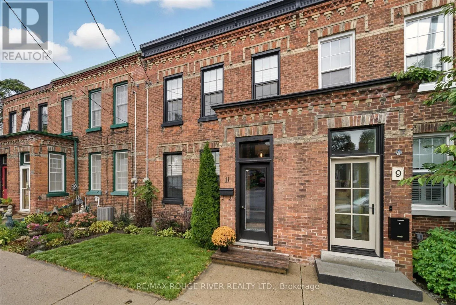 11 BRAMLEY STREET N