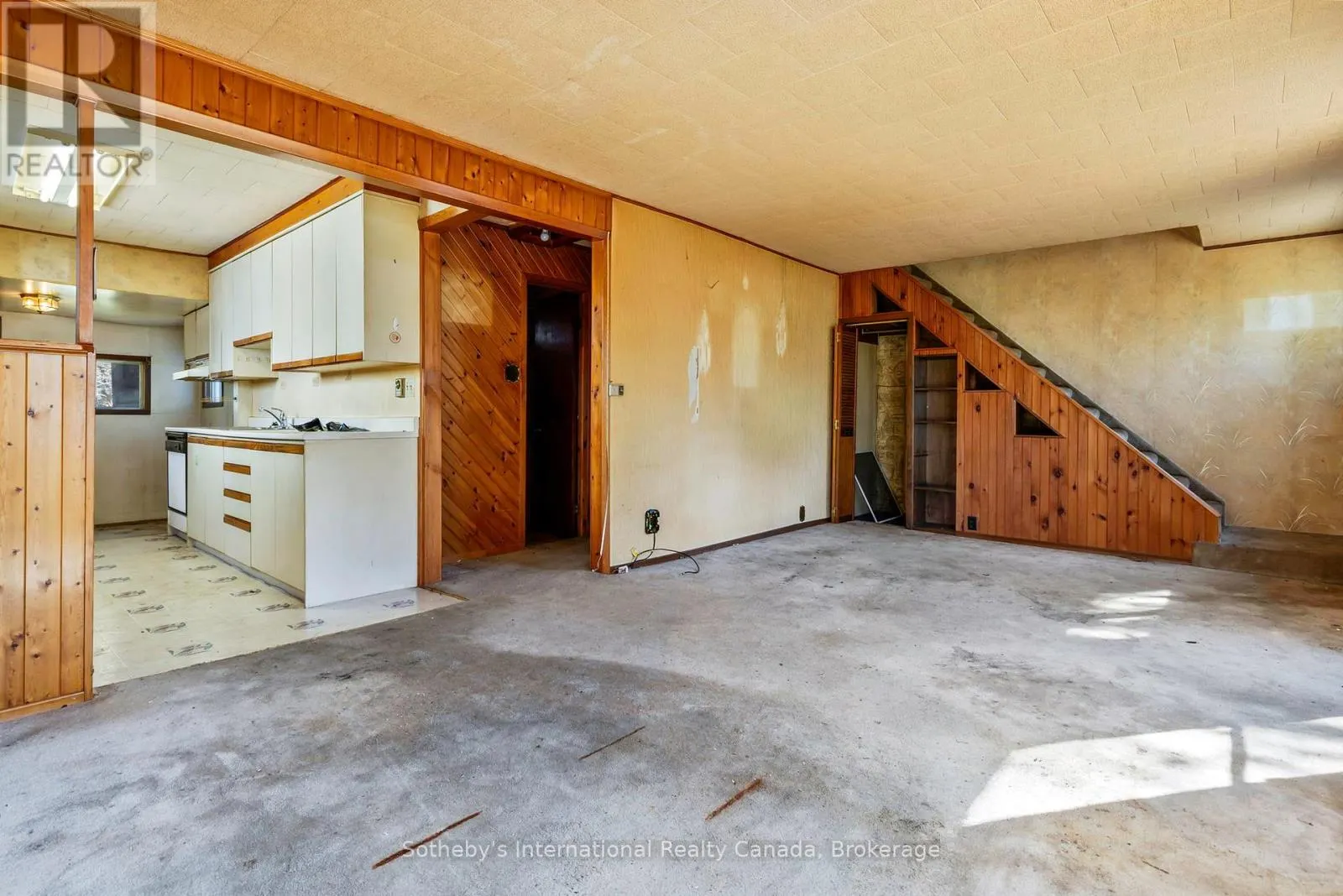 9 SUMMITT AVENUE