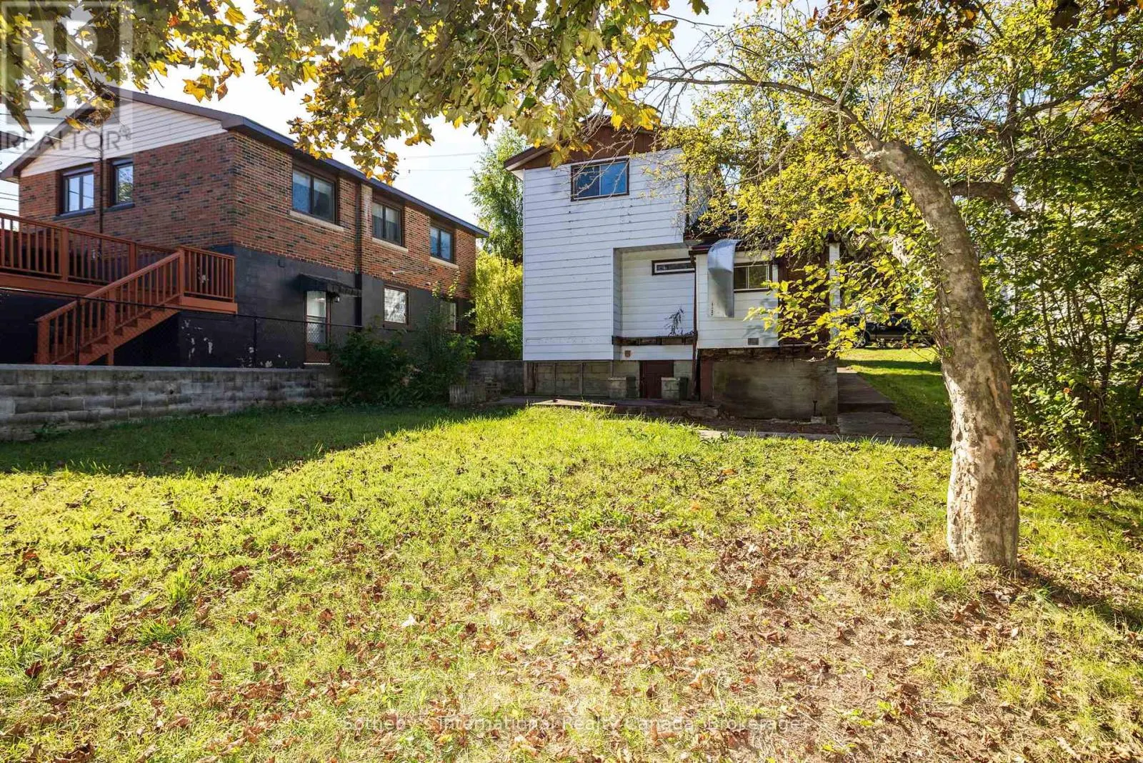 9 SUMMITT AVENUE