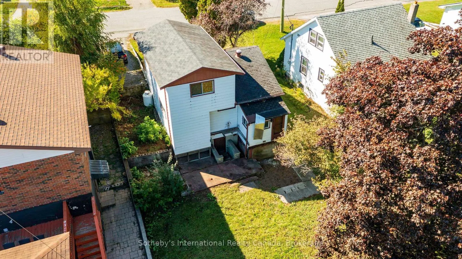 9 SUMMITT AVENUE