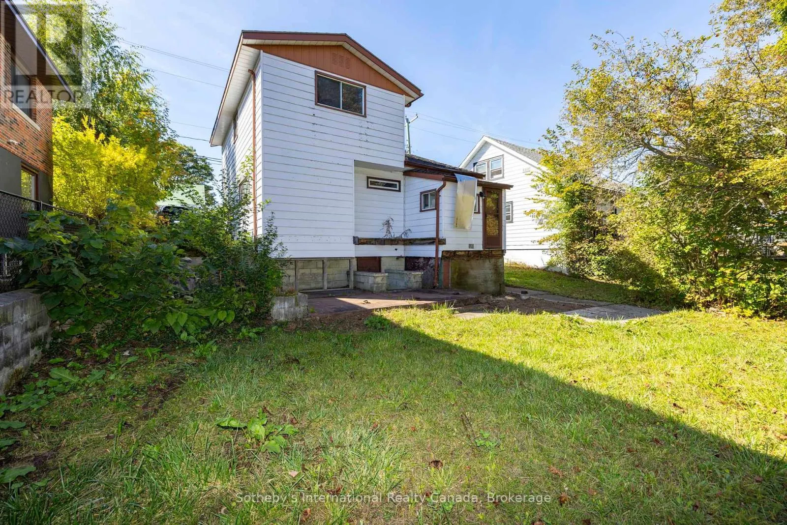 9 SUMMITT AVENUE