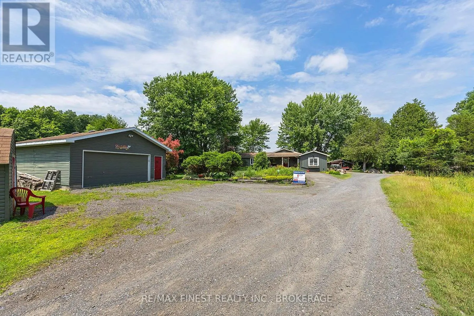 912 MOONLIGHT LANE