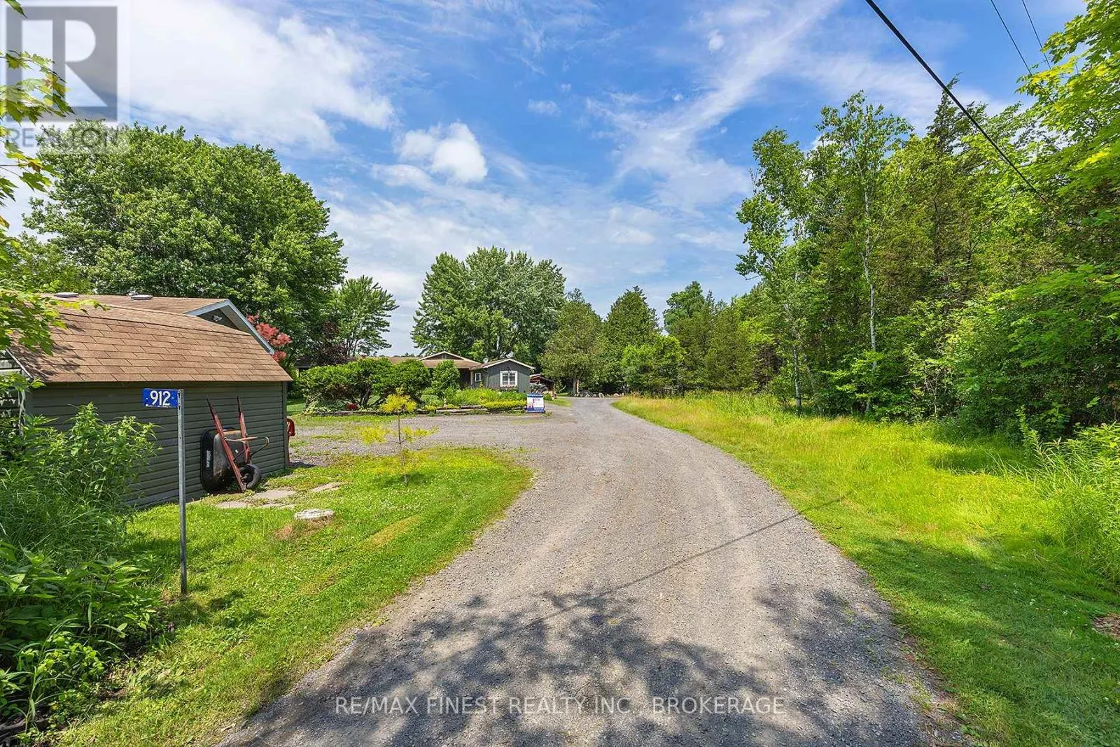 912 MOONLIGHT LANE