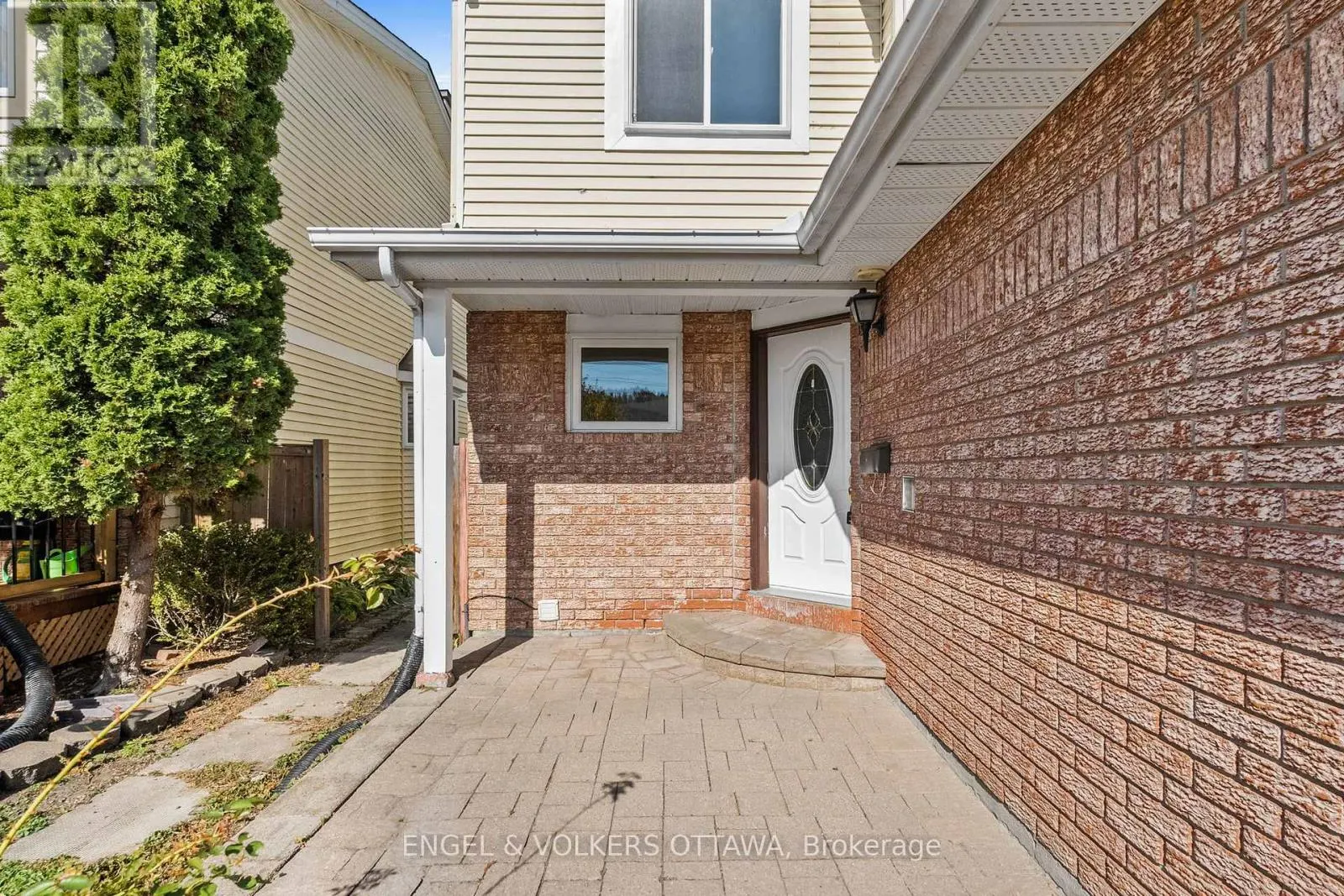 49 BURLINGTON CRESCENT