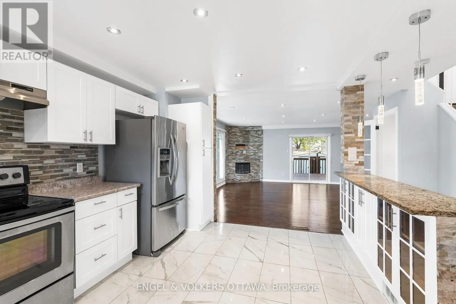 49 BURLINGTON CRESCENT