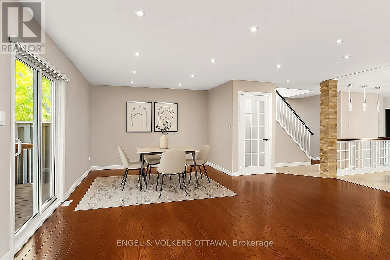 49 BURLINGTON CRESCENT