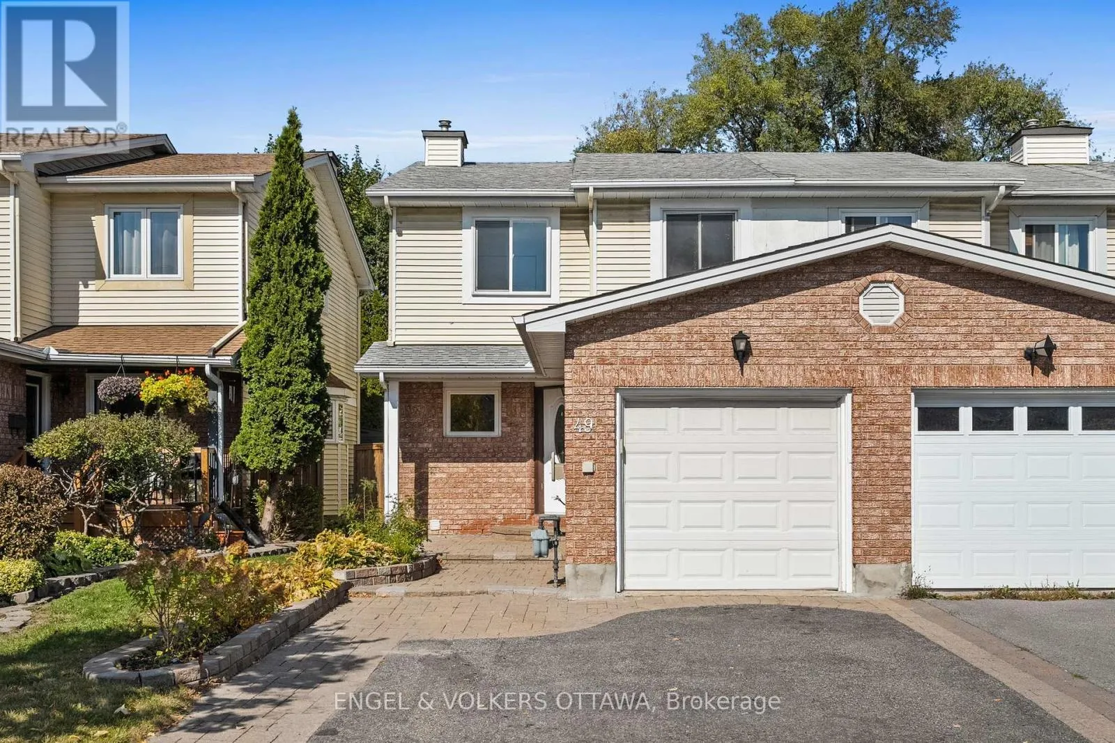 49 BURLINGTON CRESCENT