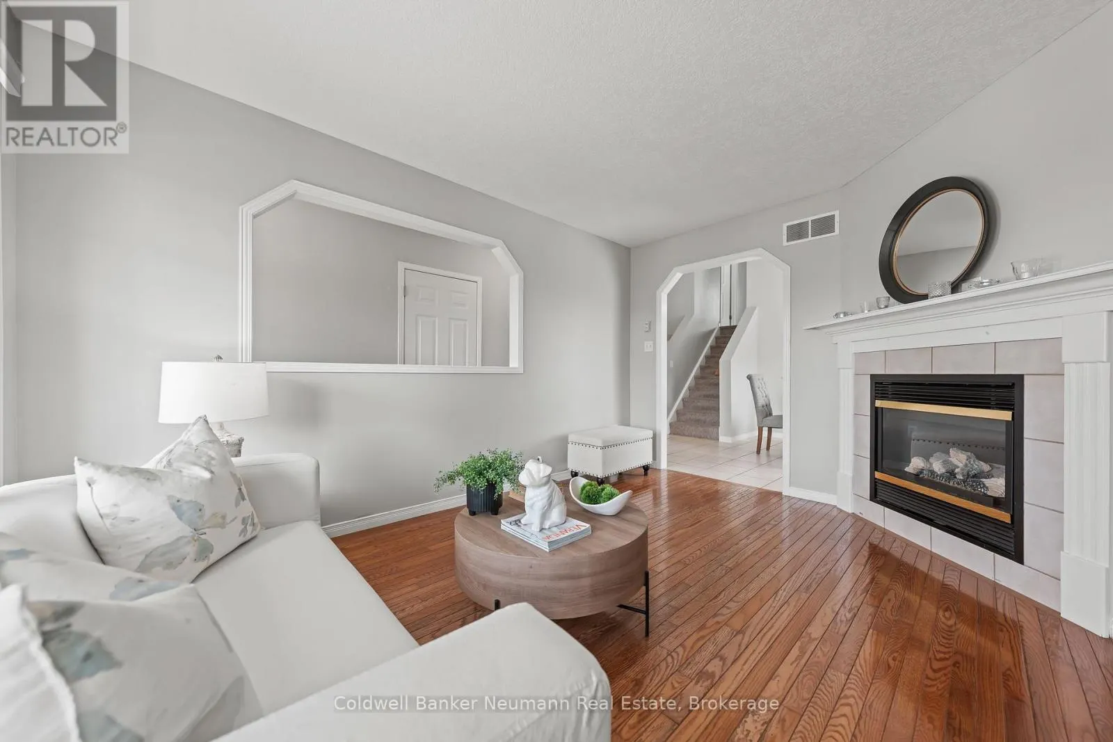 28 BRONWYN PLACE