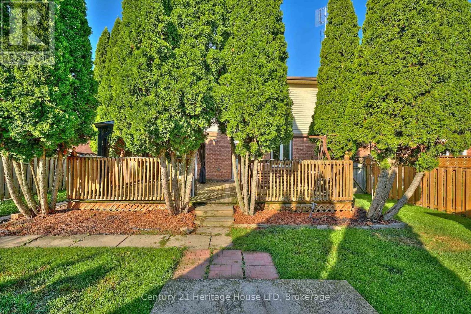 18 BASCARY CRESCENT